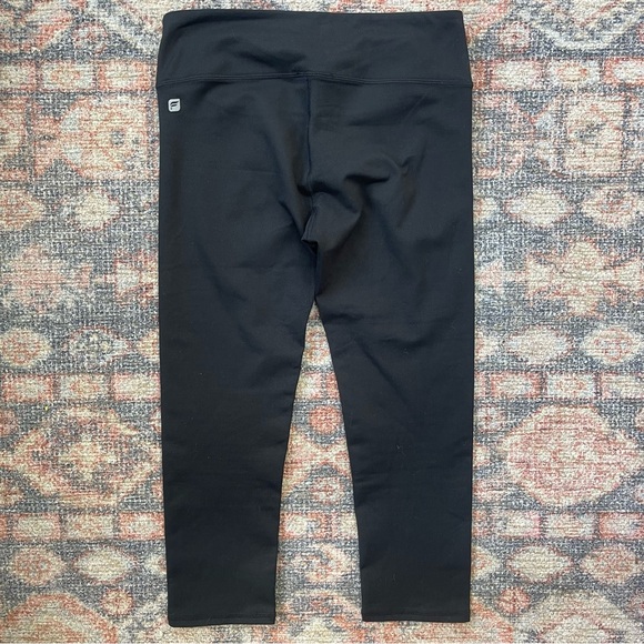 Fabletics black cropped capri active leggings - Picture 7 of 9